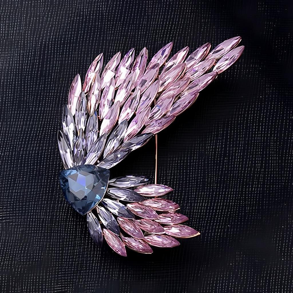 Fashionable and Luxurious Angel Wing Brooch, High-end Women's Exquisite Gradient Crystal Wing Brooch, Personalized Brooch