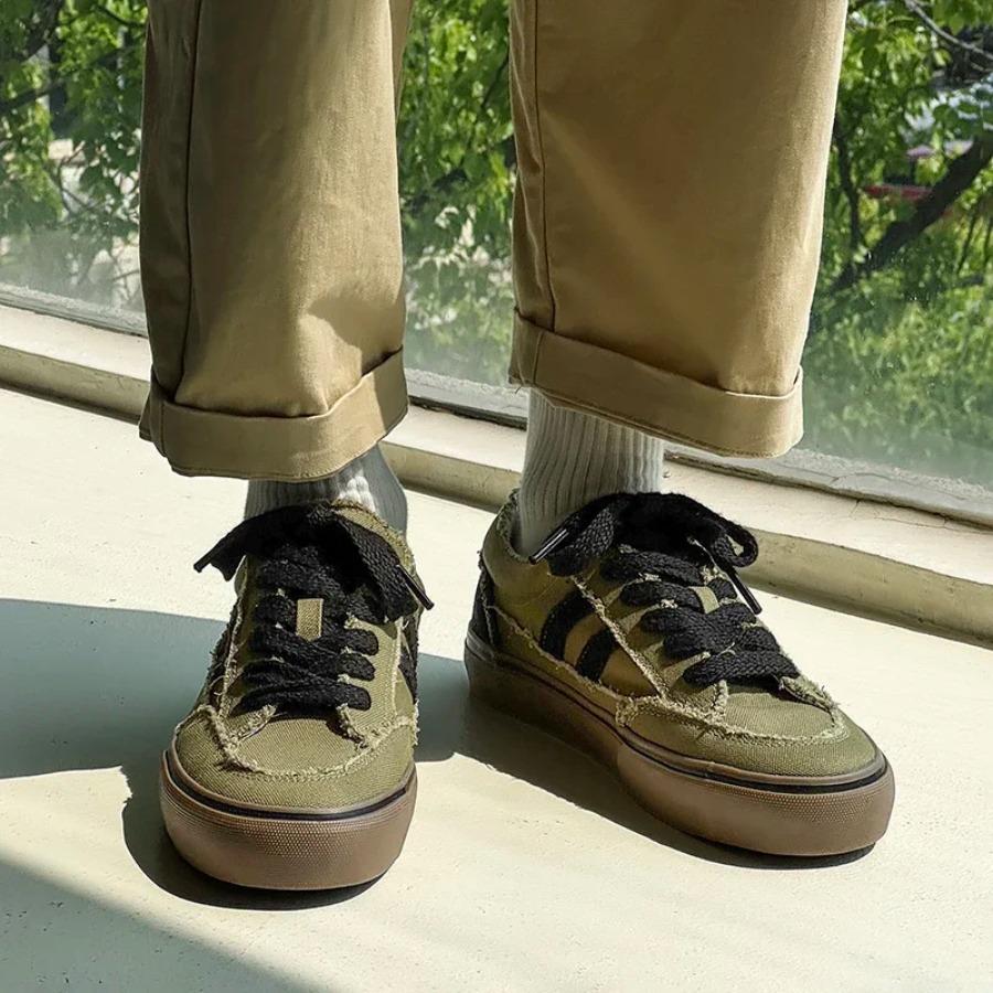 Men's Skateboard Shoes Vintage Fashion Casual Comfortable Suede Vulcanized Shoes for Men Original Classic Designer Sneakers Men