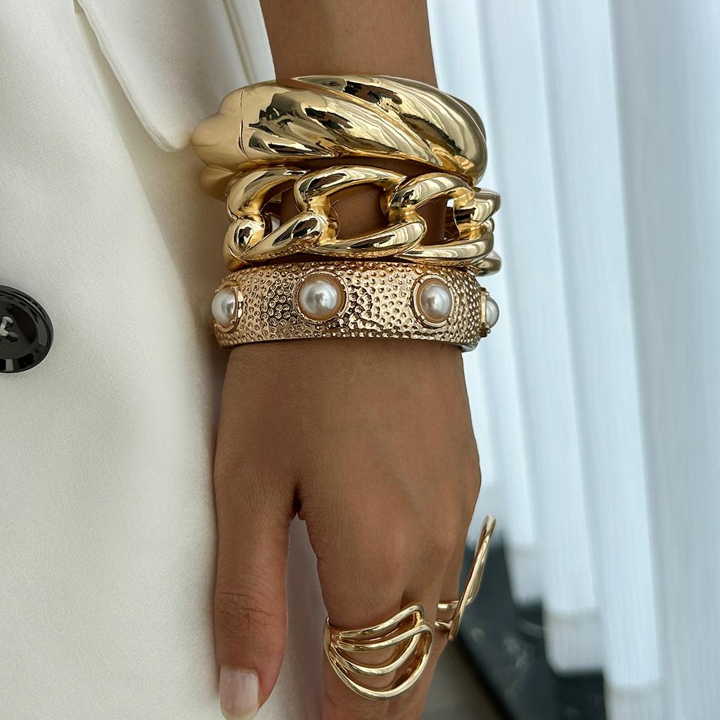 Design Pearl Twist Glossy Spring Buckle Bracelet, Fashionable Style Metal Chain Bracelet