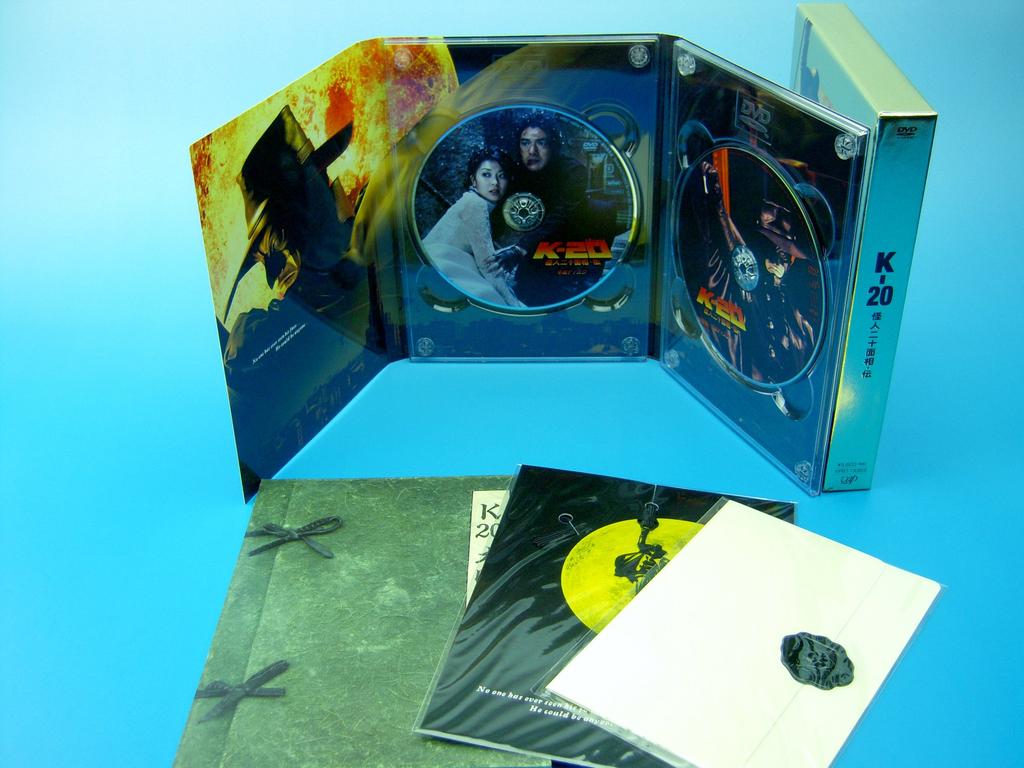 Legend of the Phantom with Twenty Faces Deluxe Edition K-20 [DVD]