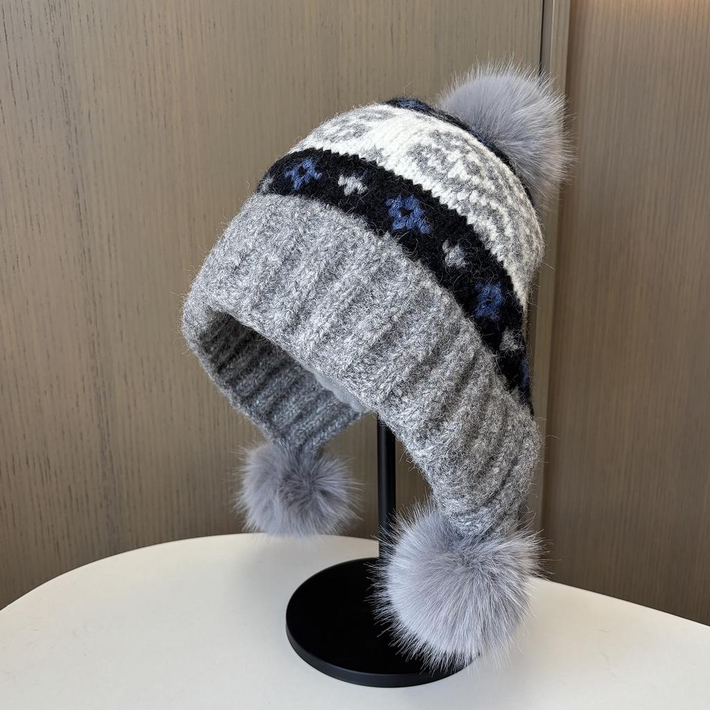 Vintage Fair Island Wind Hairball Knitted Wool Hat Women'S Winter Big Head Circumference Warm And Cold Ear Protection Hat