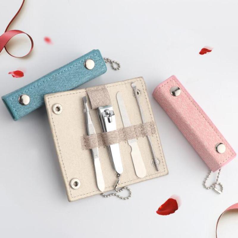 4PCS Keychain Manicure Set Cutting Toe Nails Protable Toenail Cut Clipper File Kit with Case Stainless Steel Cutter Tweezer Pick