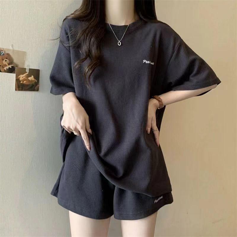 Trendy Summer Two-Piece Running Set: Loose Fit Short-Sleeve Top & Slimming Shorts for Female Students