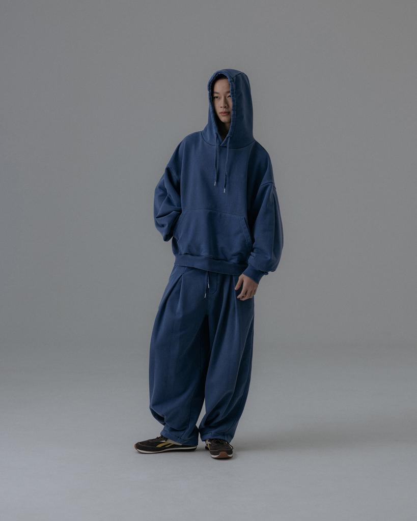 ANGLAN Valley Tuck Sweat Balloon Pants - Washed Blue