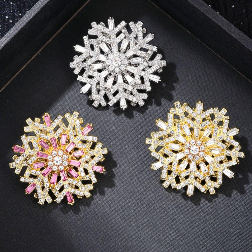 Sparkling Creative Snowflake Pin Rhinestone Zinc Zinc Alloy Zircon Badge Anniversary