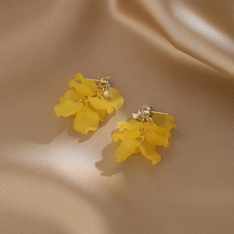 

Акриловые серьги-кисточки с цветком из жемчуга, темпераментные универсальные серьги-пусеты, нишевые милые модные серьги для женщин