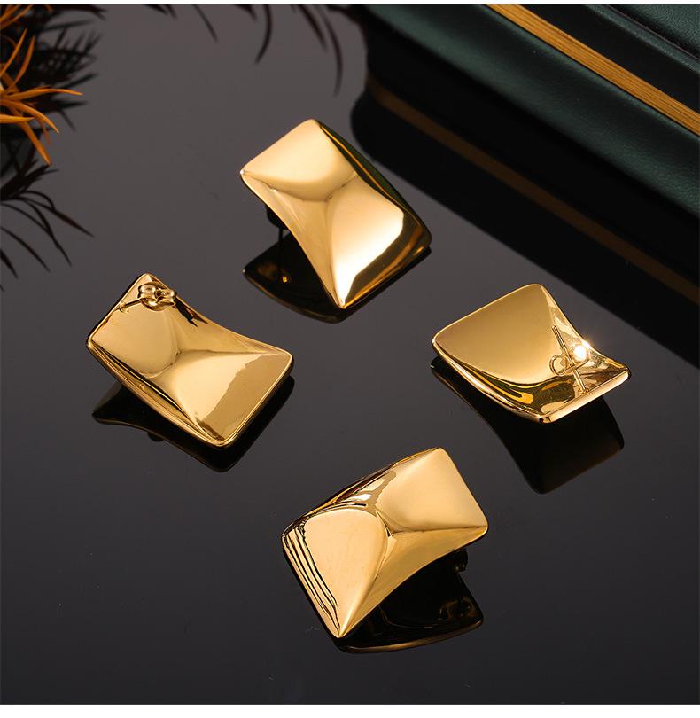 18K Gold-Plated Titanium Steel Rectangular Stud Earrings – Non-Fading, Smooth & Embossed Surface