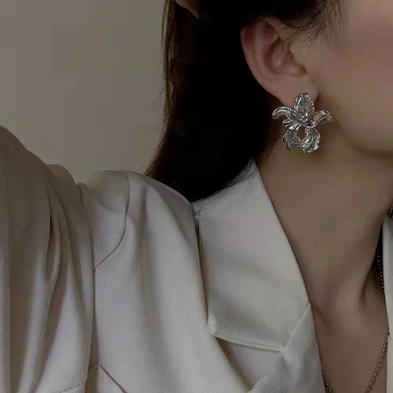 Women Summer Elegant Fashion Unique Design Peach Blossom Unique Design Flower Earrings Dark INS Advanced Earrings Gifts Decor