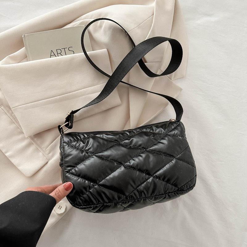 Soft Leather Fashion Shoulder Bag Women'S Spring Versatile Messenger Bag Pillow Bag Women'S Bag Tide