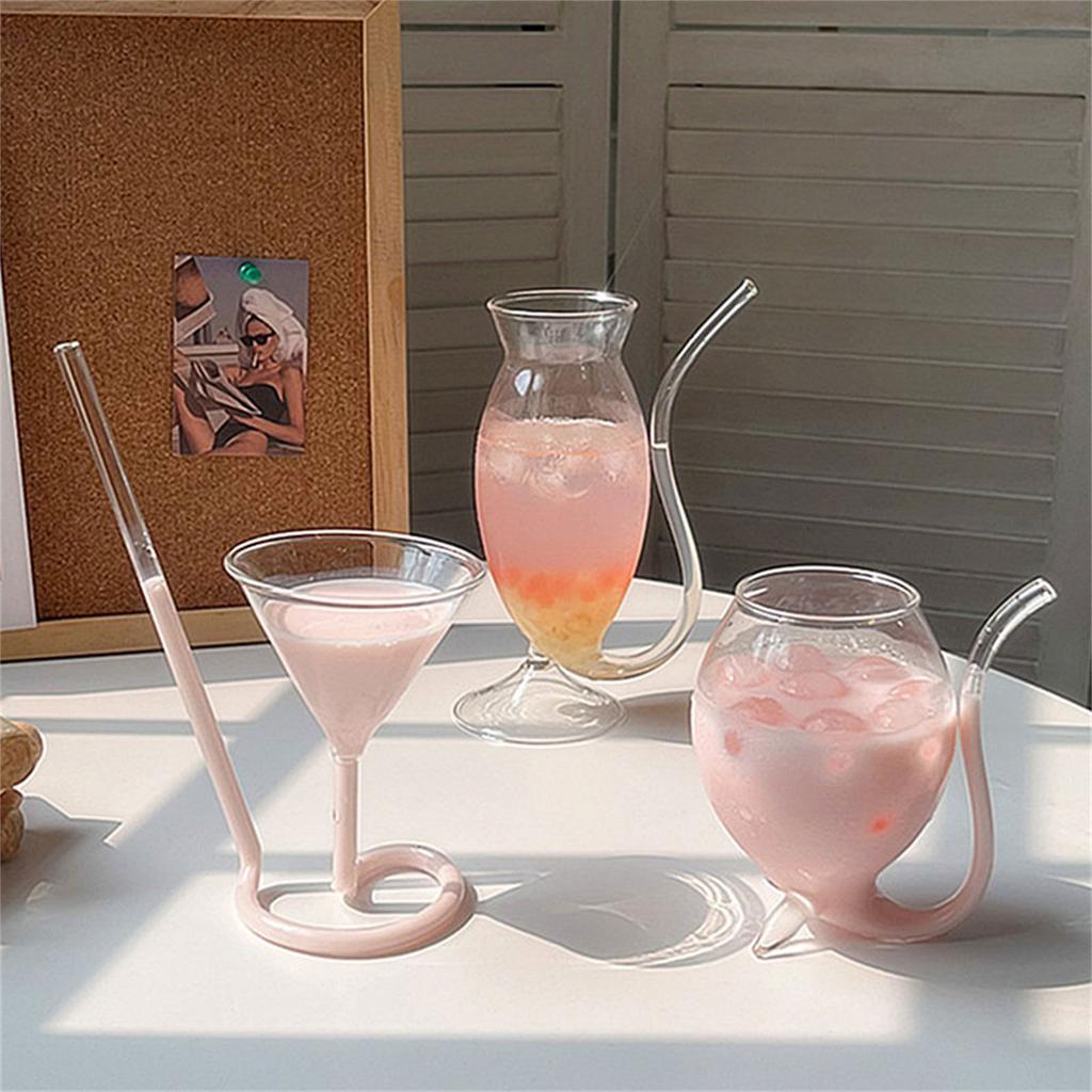 Einzigartiges Pfeifenform-Design Cocktailglas mit Trinkhalm Ideal für festliche Feiern und den täglichen Genuss