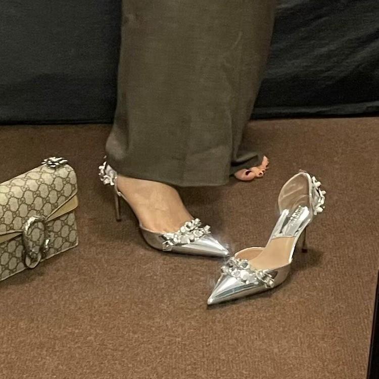 

European and American silver high heels women s 2025 new fashion with skirt sexy royal sister light and familiar style thin heel pointed single shoes 35 чёрный