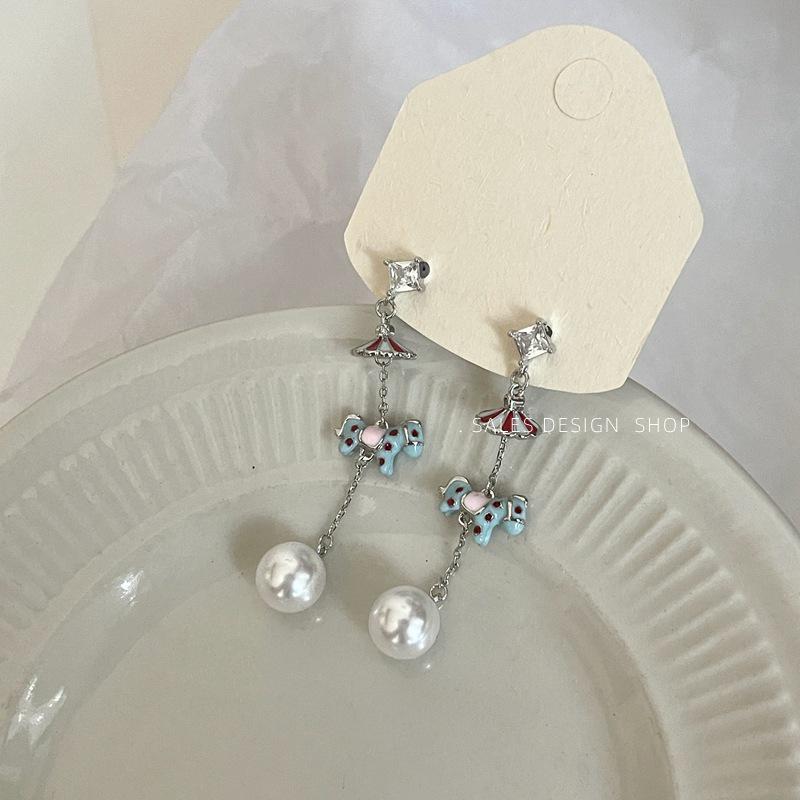 2025 Elegant Rotating Pearl Stud Earrings: Luxurious & Versatile for Women