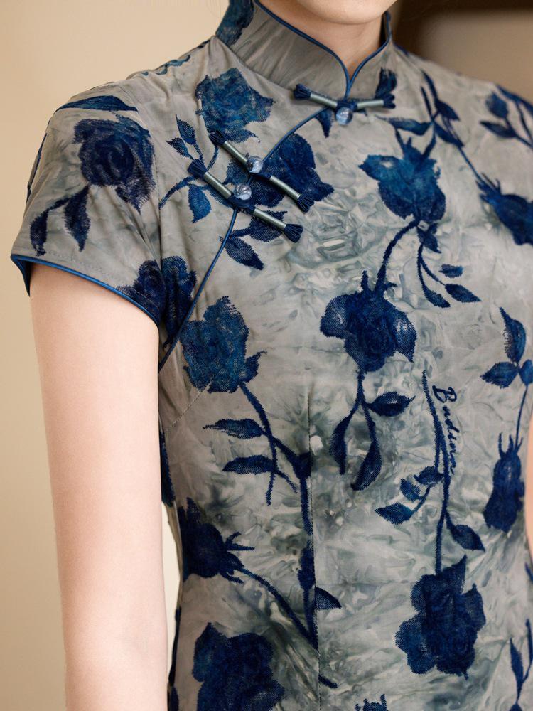 Eleganckie Cheongsam z Nadrukiem Niebieskich Róż - Kolekcja Lato 2025 dla Młodych Dziewcząt