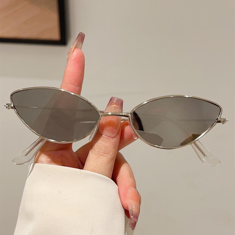 Metal Small Frame Vintage Cat Eye Sunglasses Women For Men Popular Luxury Brand Designer Sun Glasses Punk Hip Hop Eyewear Uv400