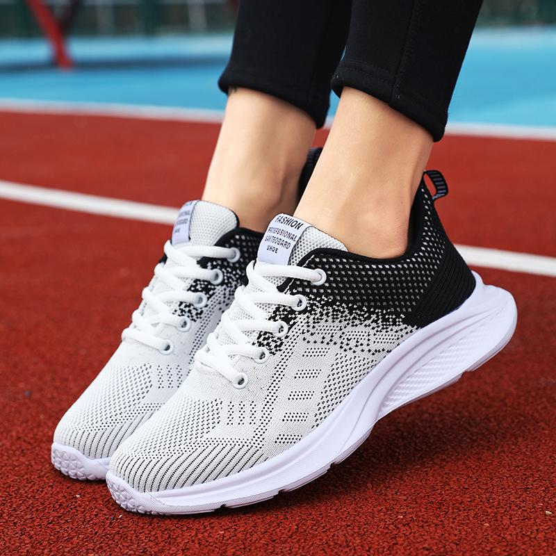 

Модная обувь женская 2025 кроссовки на толстой подошве дышащие женские кроссовки для бега большие удобные уличные противоскользящие тренировочные туфли 35-41 35