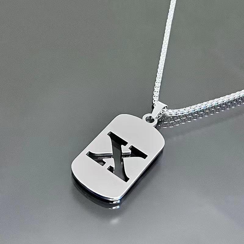 Collar de acero y titanio con 26 letras: Accesorio Unisex para Estudiante y Pareja - Diseño Minimalista y Moderno KTJ