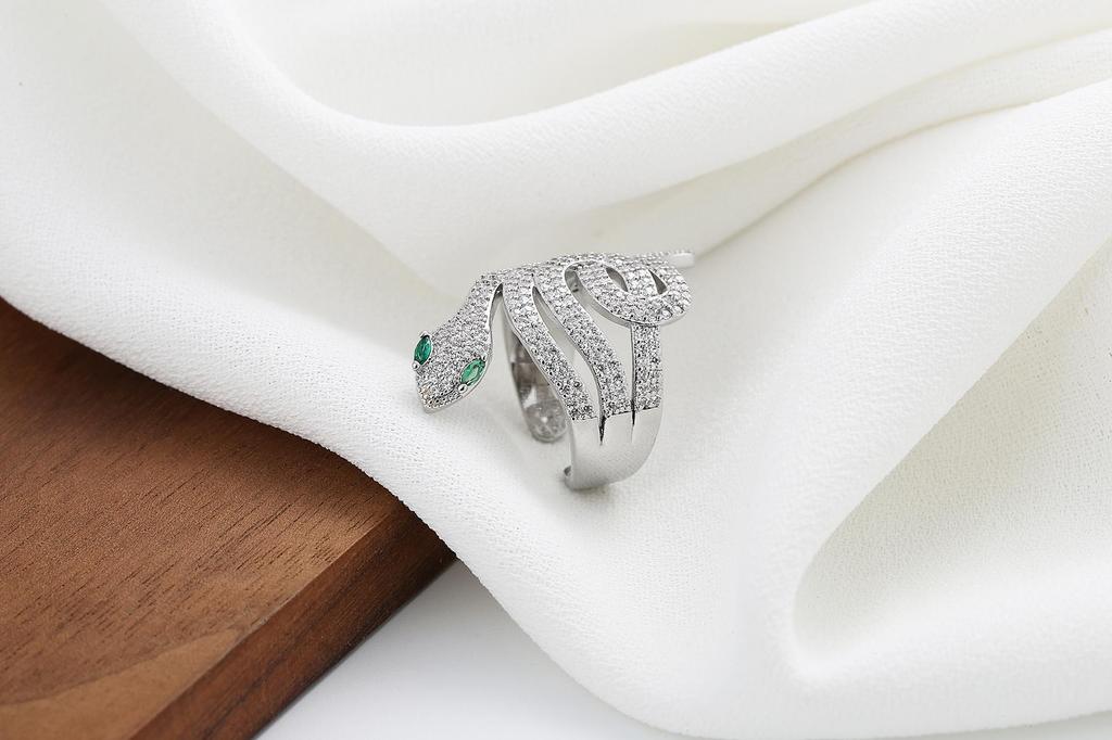 Trendy Unisex Luxury Snake-Shaped Diamond Ring: Exaggerated Hip Hop Style