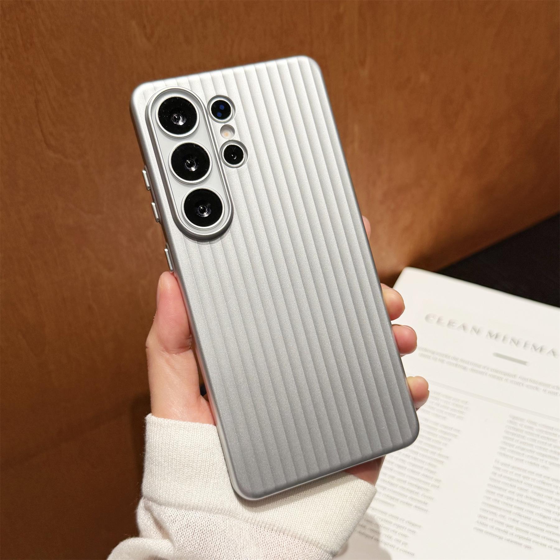 Kompatibel mit Samsung Galaxy S26 Ultra/S25/S24 Plus Mattierte Gestreifte Schutzhülle mit Metallknöpfen S24Ultra silber