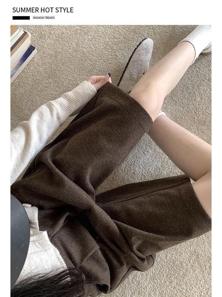 High-Waisted Women's Woolen Shorts - Autumn/Winter 2026, Old Money Style, Six-Point, Wide-Leg, Thick Mid-Length.