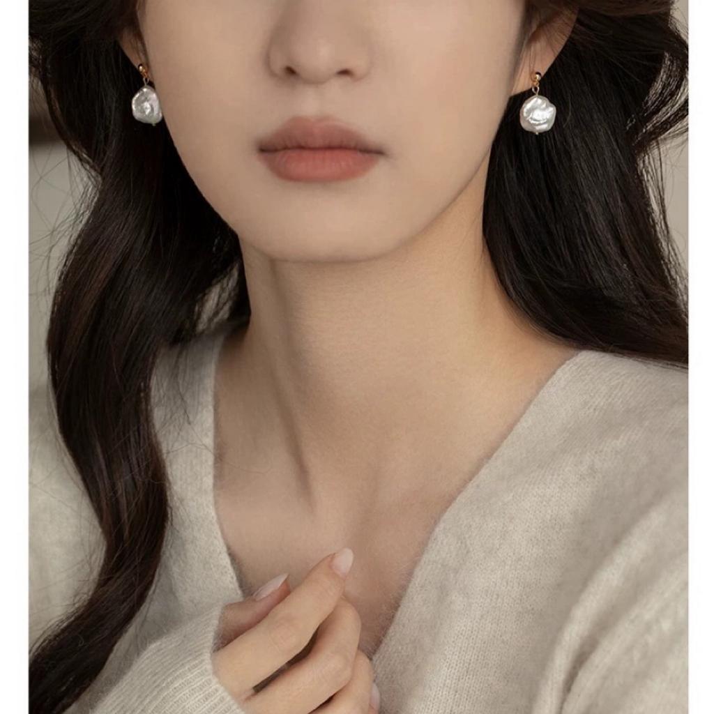 Natural strong light colorful pearl earrings female baroque special-shaped light luxury niche temperament earrings flat silver needle earrings