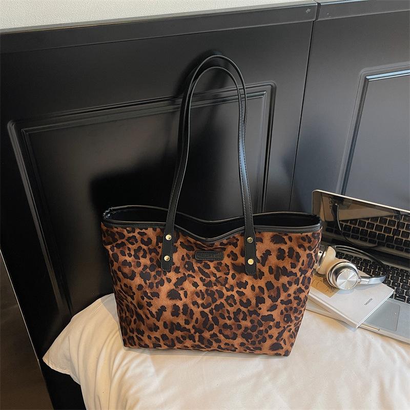 Popular Textured Bag Women's 2025 Autumn New Leopard Print Tote Bag Women's Large-capacity Commuter Shoulder Bag