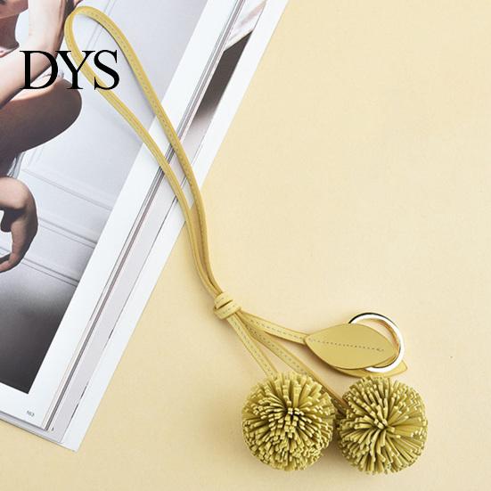 Straw Bag Charm Pendant Imitation Leather Artificial Hydrangea Ball Small Decorative Keychain with Adjustable Drawstring Bags Keys Backpacks Accessory