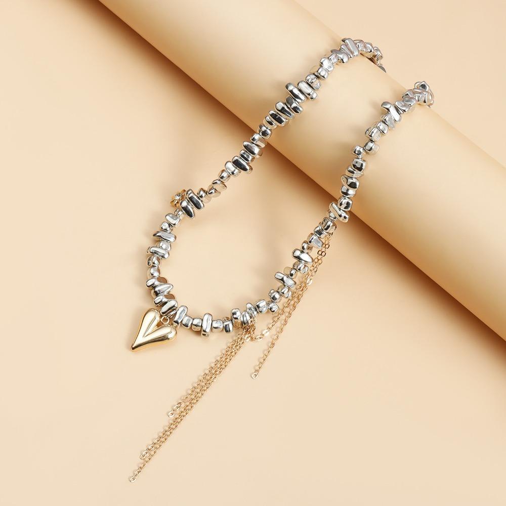 Personality Design Irregularity Beaded Heart Pendant Necklaces for Women Charm Punk Long Tassel Chokers Retro Jewelry Accessory