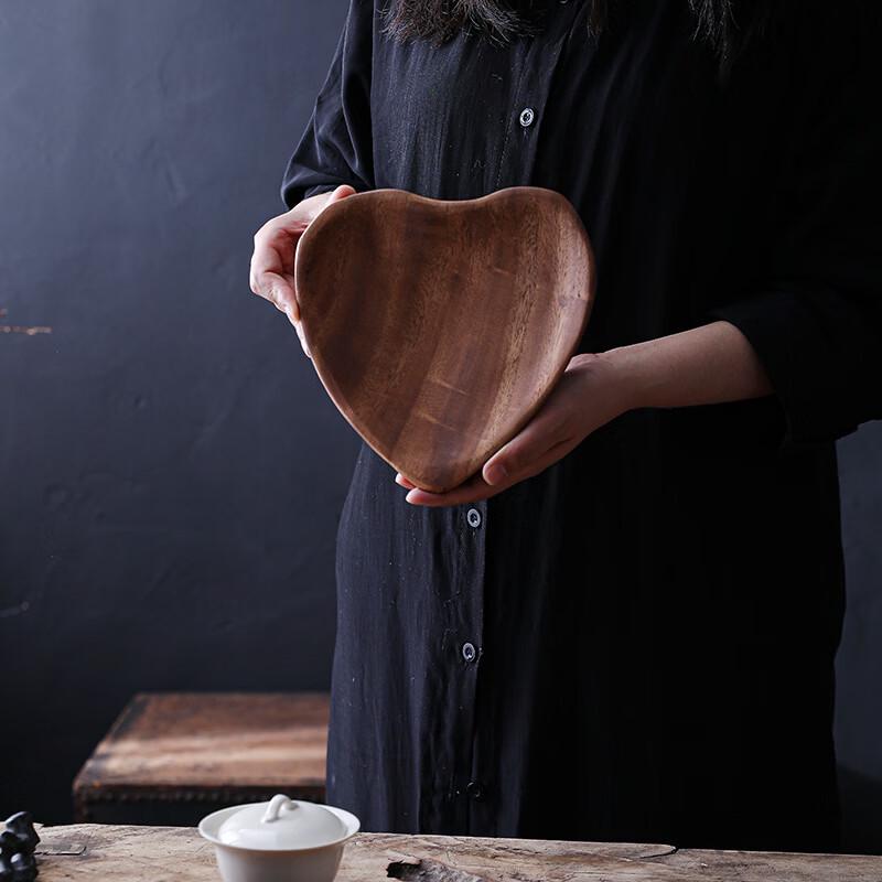 Walnut Wood Heart-shaped Snack Plate