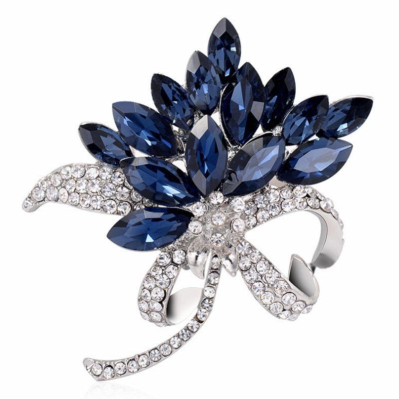 Modischer Blumenstrauß Diamant Brosche Einfacher Luxus Damenbekleidung Zubehör Brosche Anstecknadel Schal Seidenschal