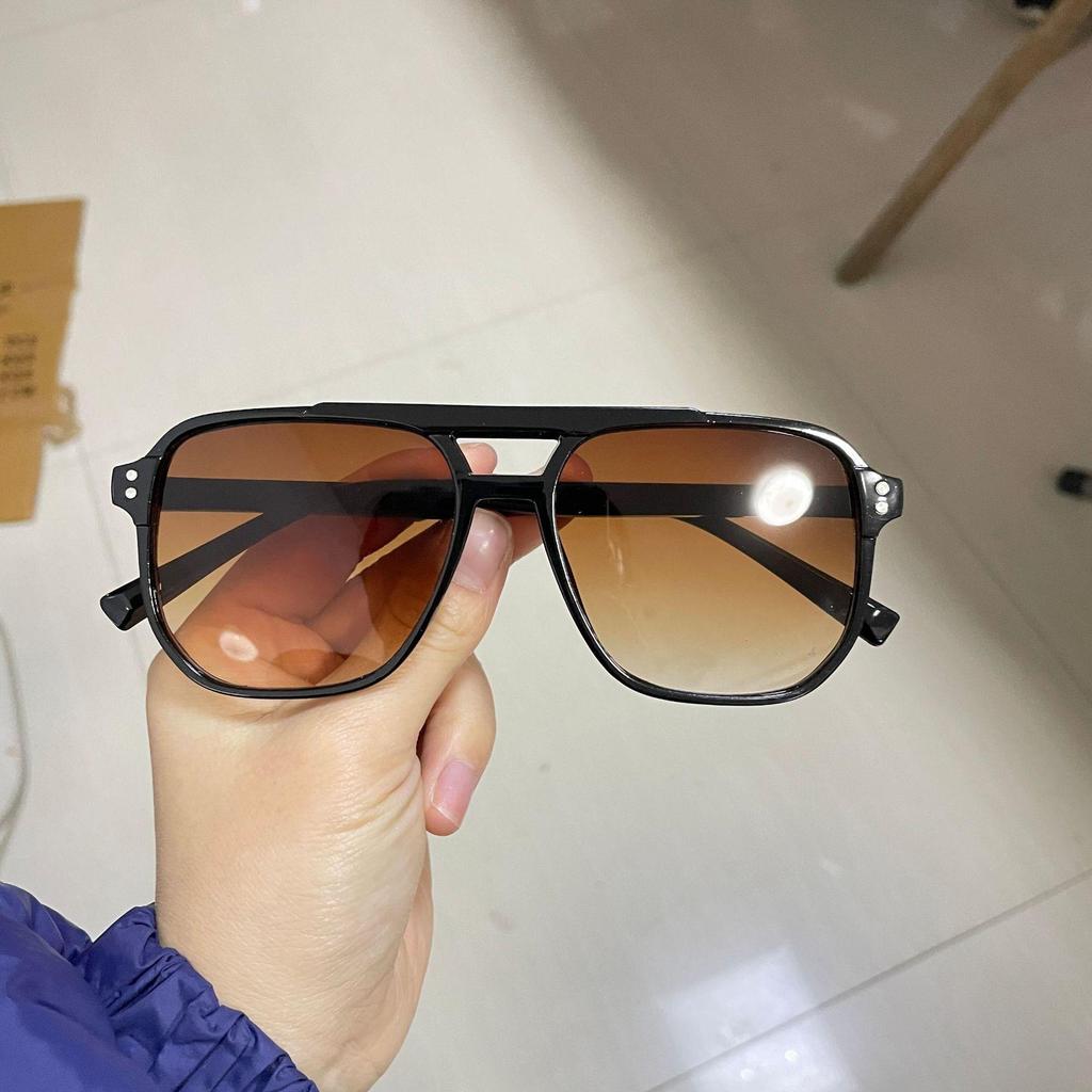 Retro Double-Bridge Sunglasses with Large Ocean Lenses - Fashionable and Simple Design