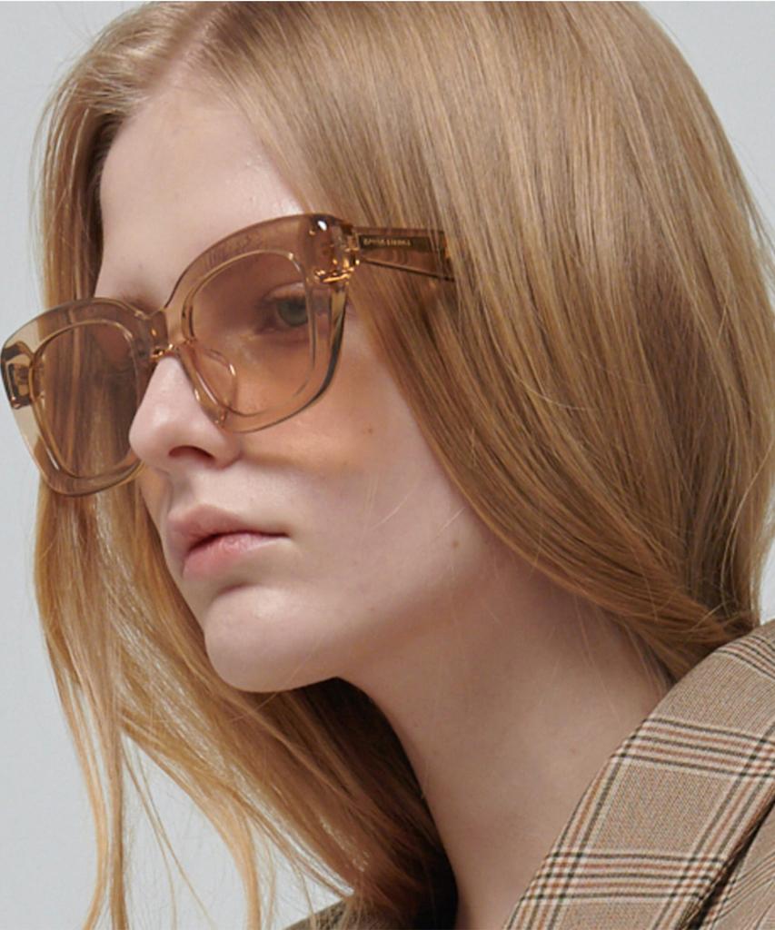 Seupeulingseuteulingseu Butterfly Shape Sunglasses Page 74 [Whisky]