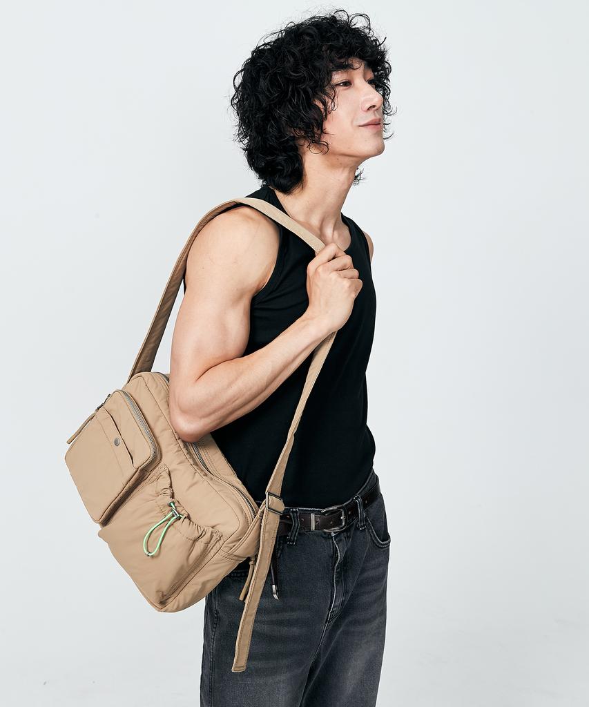Vlot Pocket Rush Crossbody Bag [Beige]