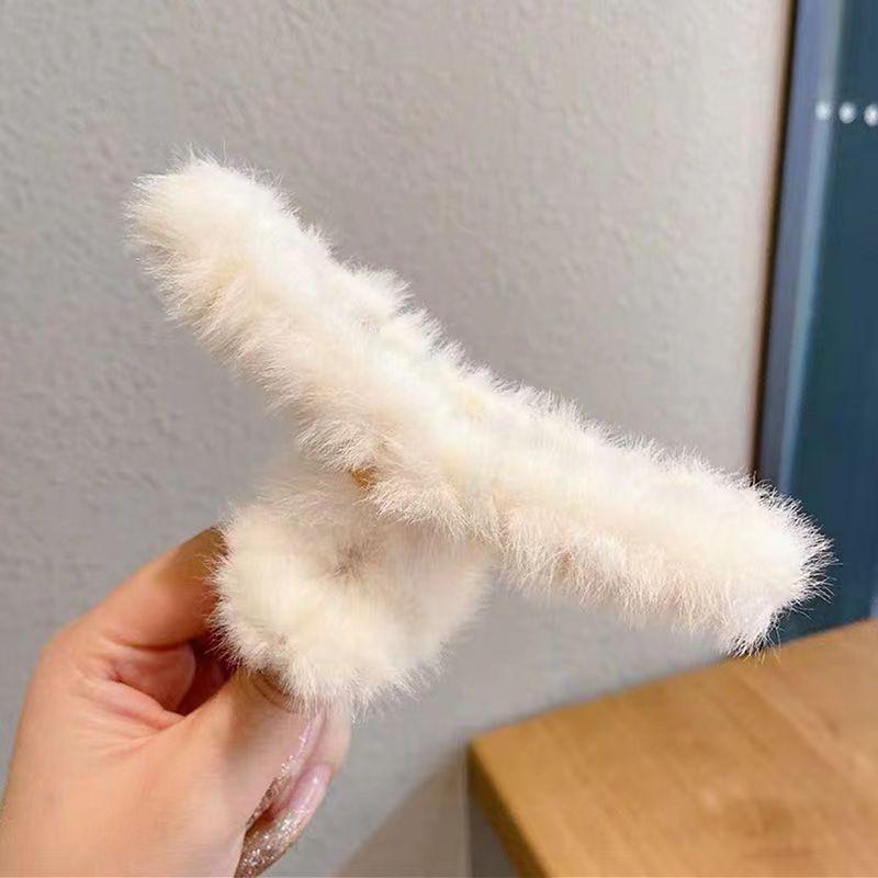 Autumn/Winter Furry Korean Plush Shark Hair Clip - Cute Updo Claw, Cross Clip, One-Word Design