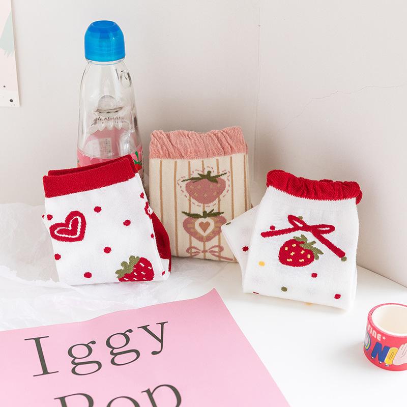Female Spring and Autumn Cartoon Strawberry Breathable College Wind Students In Tube Cotton Socks