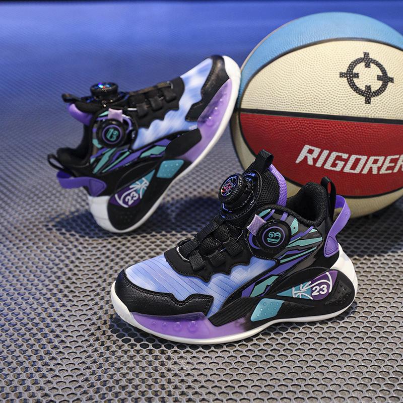 

Популярные кожаные баскетбольные кроссовки для мальчиков с улучшающим звук сцеплением, идеально подходящие для бега осенью/зимой, с уютной вельветовой подкладкой. Size 38