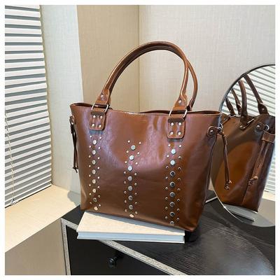 2025 Summer Popular Rivet Shoulder Bag Fashionable Large Capacity Tote Bag Casual Versatile Underarm Bag
