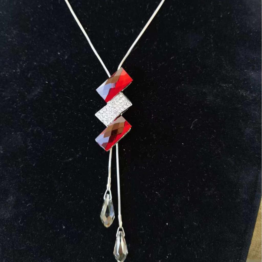 Elegante Quasten-Pulloverkette für Damen - Vielseitiges, hochwertiges europäisches und amerikanisches Design für Herbst/Winter-Mode