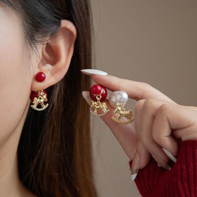 Pearl Pony Stud Earrings, High-End Fashion, Exquisite And Exquisite Personalized Women'S Earrings.