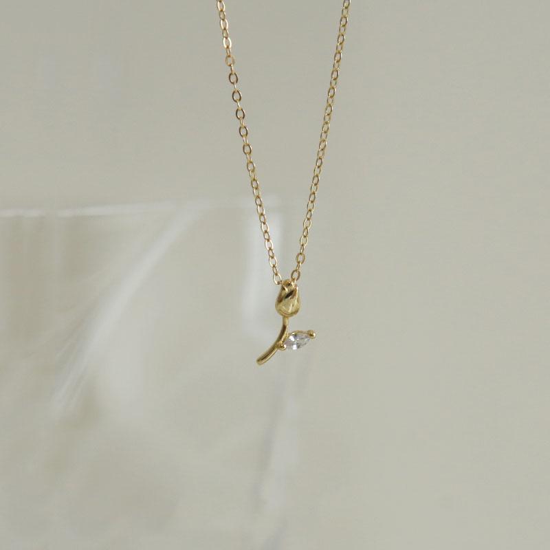 

Versatile S925 Sterling Silver Clavicle Necklace with Flower Zircon Pendant 925 Silver