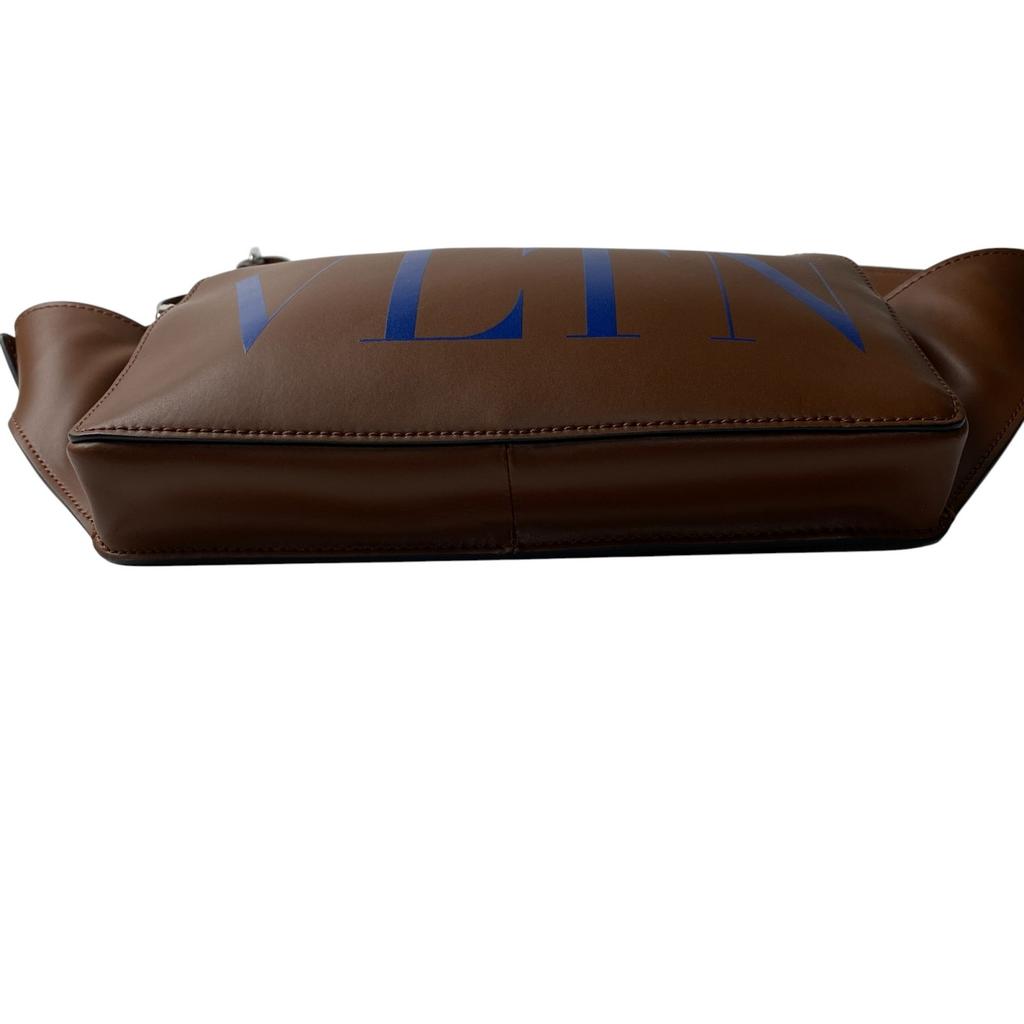 Używana torba na ramię Valentino Garavani Brązowa skóra męska