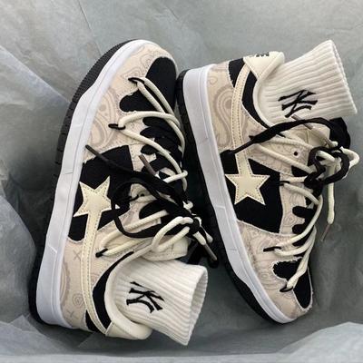 Women's Thick Soled Round Toe Mesh Breathable Comfortable Graffiti Decorated Skateboard Shoes Casual Multifunctional Board Shoe