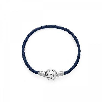 Pandora 592790c01 S Moment Rundes klassisches blaues Lederarmband mit Klingenmuster