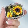 Pastillero Portátil con 2 Compartimentos, Mini Estuche Organizador de Medicamentos de Metal, Lindo Contenedor de Pastillas Impreso para Vitaminas, Pastillas, Joyas, Viajes, Uso Diario