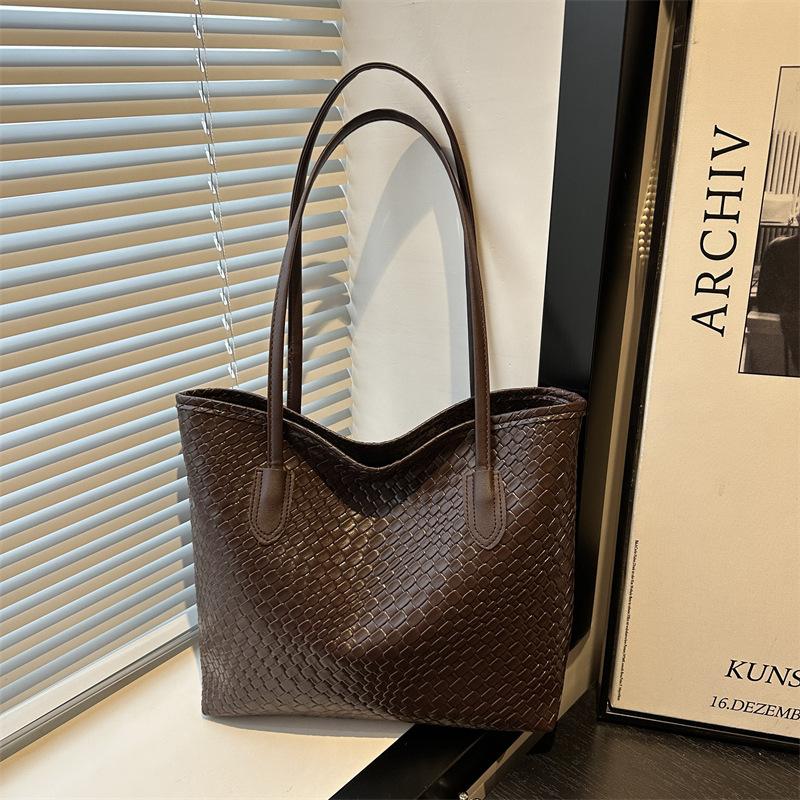 Korean Version of Casual Commuting Large-capacity Bag Women's 2025 Woven New Simple Tote Bag Niche Fashion Shoulder Bag
