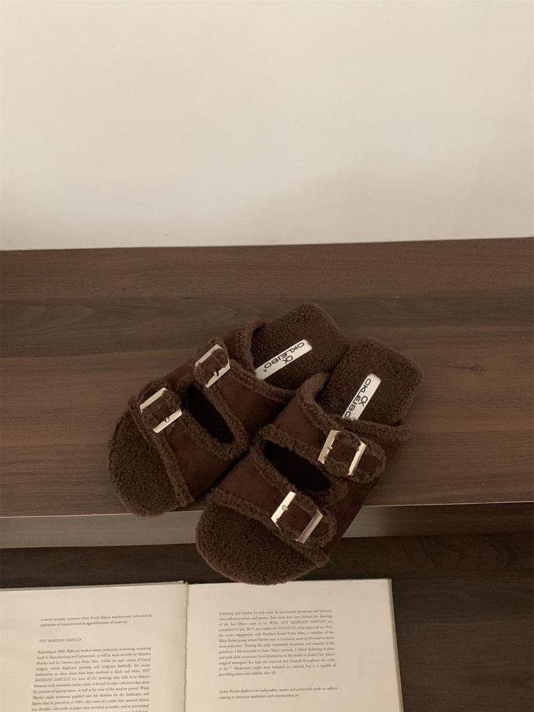 Belt buckle retro fluffy slippers for women's outer wear 2025 new autumn and winter indoor flat-bottomed velvet thermal cotton slippers