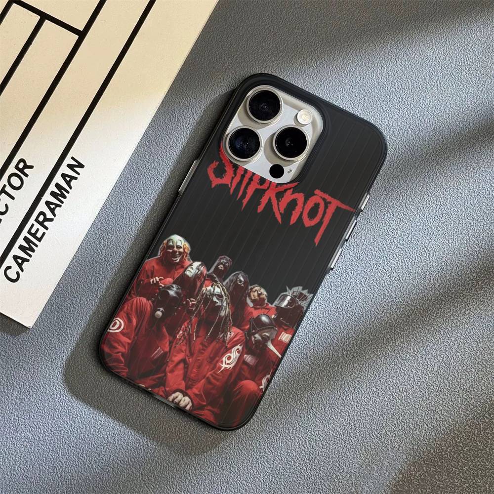 Slipknot Band For Phone 17 16 15 14 13 12 11 Pro Max Plus Pro Air Phone Case Corrugated Stripe Back Cover