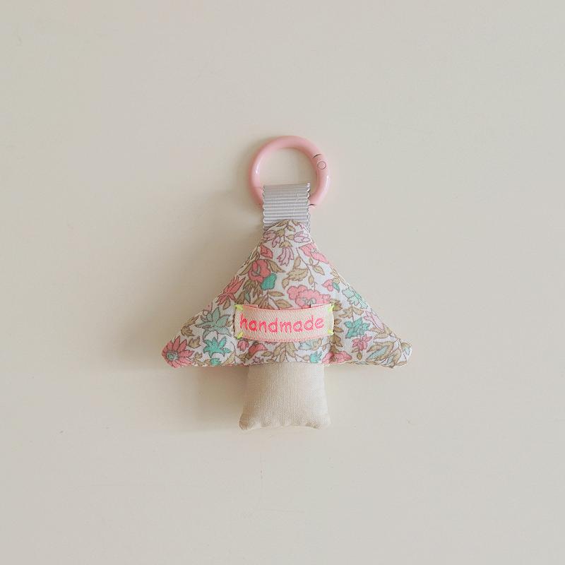 

Triangle Mushroom Keychain Cute Candy Color Charm Pendant Keyring Jewelry For Girl Women Gift Bag Decoration as the picture