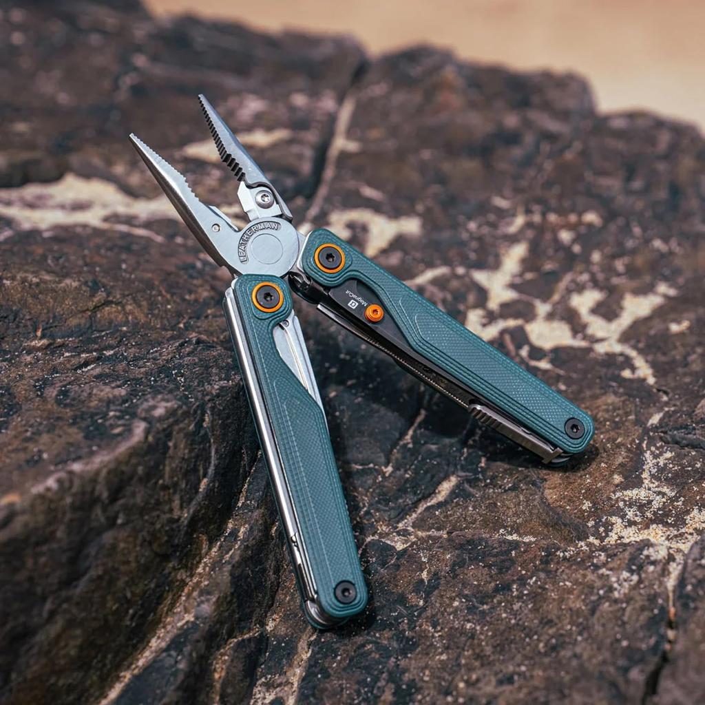 LEATHERMAN Wave Alpha 18 MagnaCut Recta G10 Ideal para y Exterior Negro Herramienta Múltiple, Funciones, Hoja, Mango, Garantía de 25 Años, Senderismo, Pesca,
