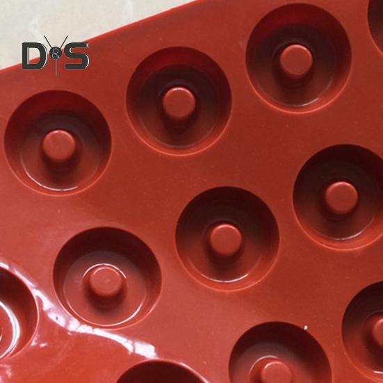 Forma na pečivo odolná proti deformácii, odolná voči vysokým teplotám, atraktívna, 18 dutín, 3D tvar donutu, tácka na formy na kocky ľadu