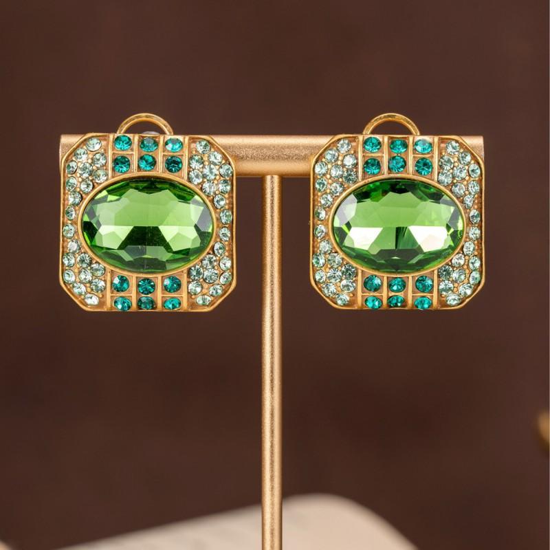 Vintage Emerald Studded Square Earrings With Royal Style Personality